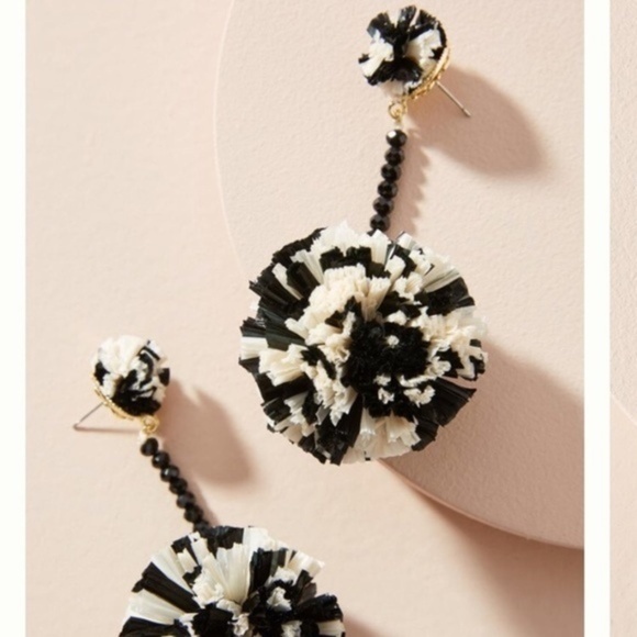 NWOT Raffia Drop Pom Black White Earrings - Picture 2 of 4